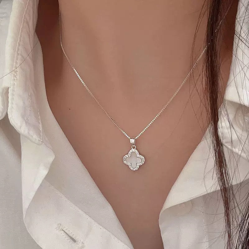 925 silver four-leaf clover silver necklace  new hot style light luxury small life day gift exquisite